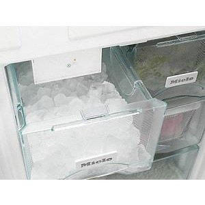 Fertige Eiswürfel für kühle Drinks!...