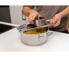 GSD Spätzlehobel aus Edelstahl "kurze Spätzle" 27102