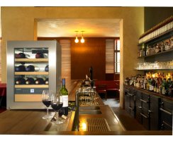 Liebherr Stand-Weinklimaschrank, WKes 653 GrandCru, 42,5 x 61,2 cm,12 Flaschen, EEK: E, Edelstahl