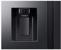 Samsung Side-by-Side mit Metal Cooling und Festwasseranschluss, 640 l, Schwarz, EEK:D, RS70F64KDFEF