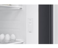 Samsung Side-by-Side mit No Frost+ und AI Energy Mode, 640 l, EEK:E, RS70F65QEFEF