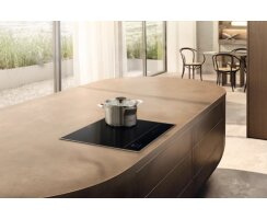Miele Vollflächen-Induktionskochfeld KM 8665 FR -...