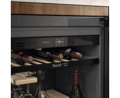 Miele Unterbau-Weintemperierschrank KWTUS 7055 F  82-88 cm Nischenhöhe
